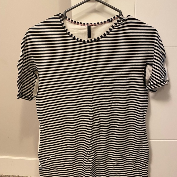Lululemon long length striped t-shirt - Picture 1 of 2
